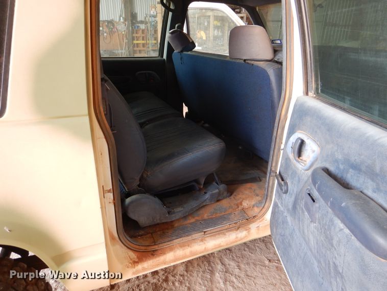 image for item HC9167 1997 Chevrolet Suburban  SUV