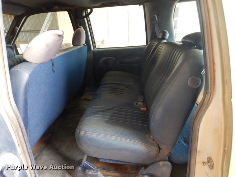 image for item HC9167 1997 Chevrolet Suburban  SUV
