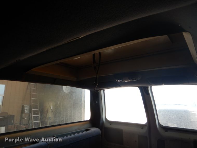 image for item HC9167 1997 Chevrolet Suburban  SUV