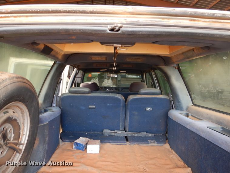 image for item HC9167 1997 Chevrolet Suburban  SUV