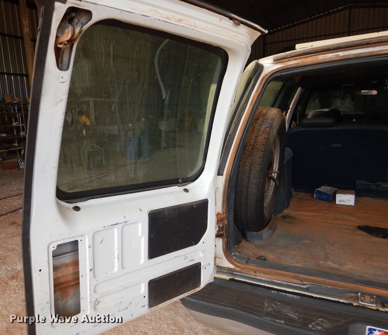 image for item HC9167 1997 Chevrolet Suburban  SUV