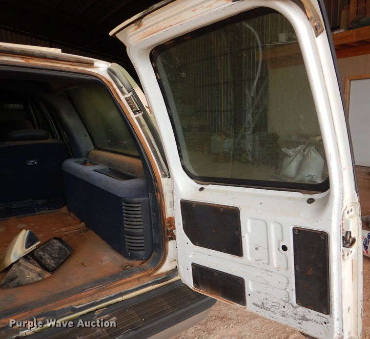 image for item HC9167 1997 Chevrolet Suburban  SUV