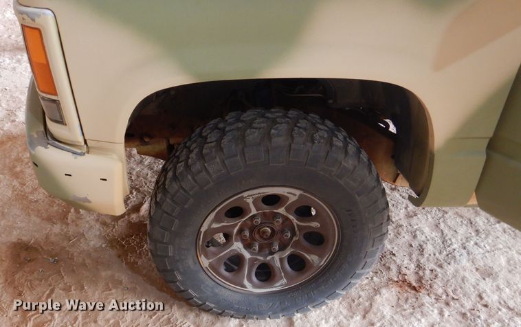 image for item HC9167 1997 Chevrolet Suburban  SUV