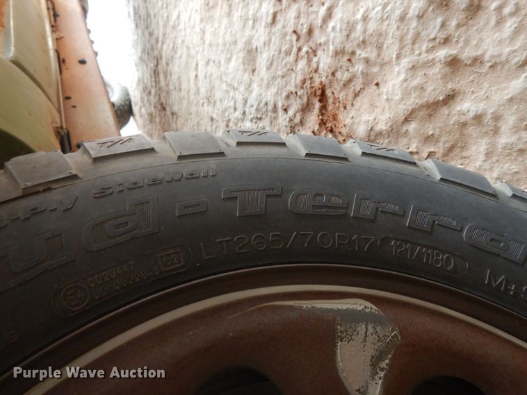 image for item HC9167 1997 Chevrolet Suburban  SUV