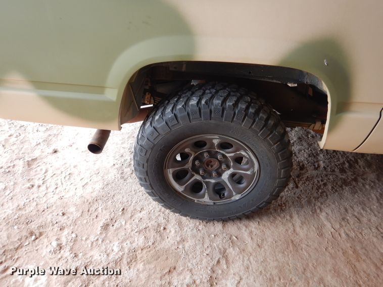 image for item HC9167 1997 Chevrolet Suburban  SUV