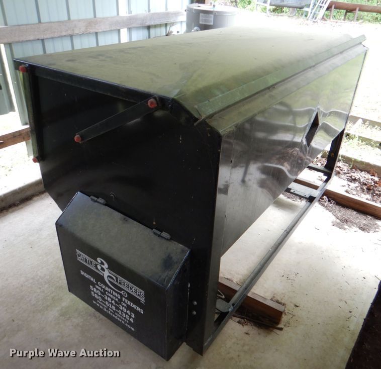 image for item HC9252 3C Cattle Feeders  automatic feeder