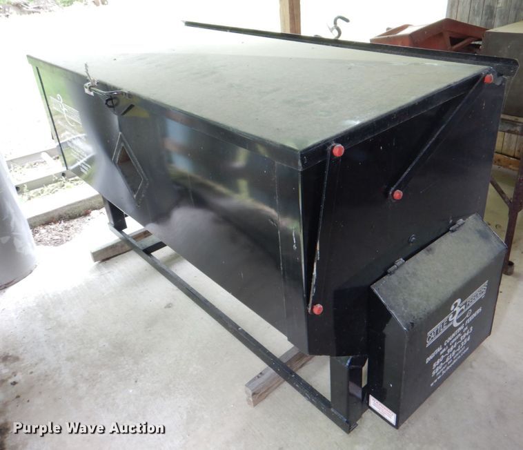 image for item HC9252 3C Cattle Feeders  automatic feeder