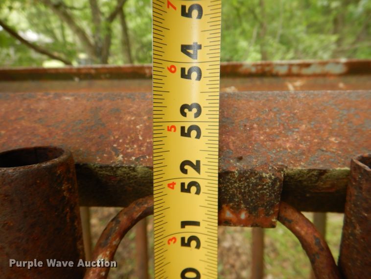 image for item HC9256 Livestock squeeze chute