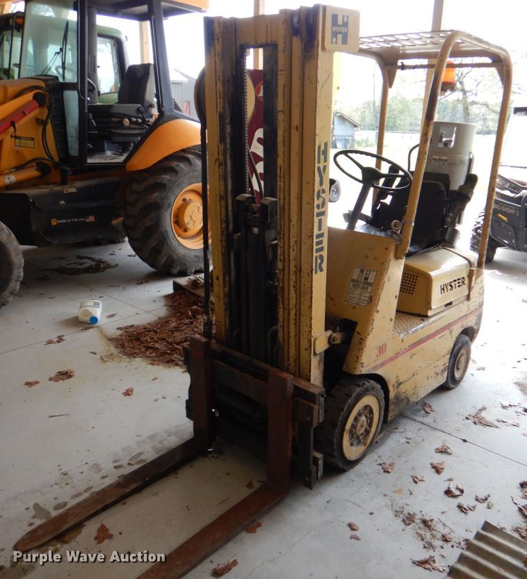 image for item HC9273 Hyster S30A  forklift