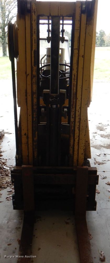 image for item HC9273 Hyster S30A  forklift