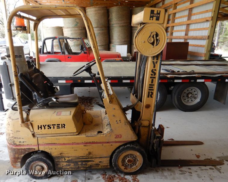 image for item HC9273 Hyster S30A  forklift