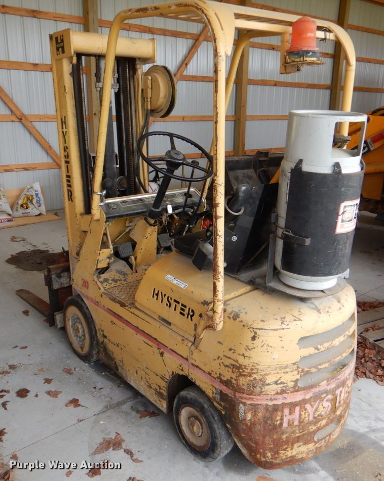 image for item HC9273 Hyster S30A  forklift