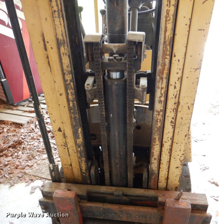 image for item HC9273 Hyster S30A  forklift