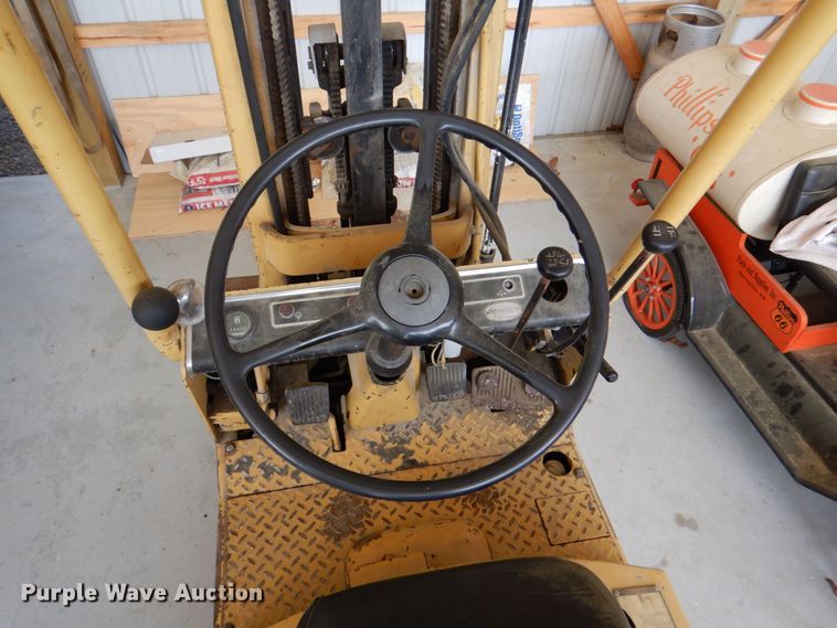 image for item HC9273 Hyster S30A  forklift