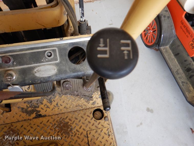 image for item HC9273 Hyster S30A  forklift