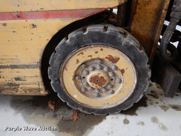 image for item HC9273 Hyster S30A  forklift