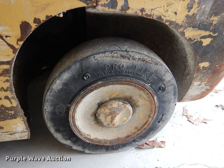 image for item HC9273 Hyster S30A  forklift