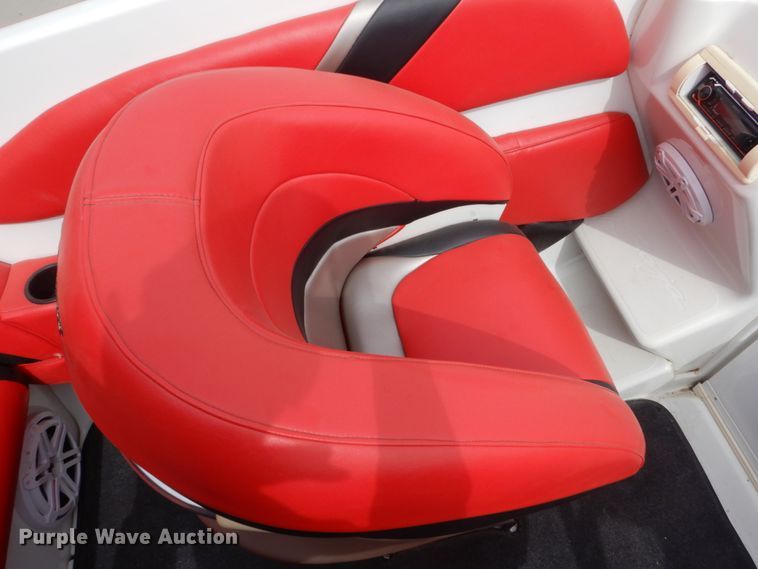 image for item HE9579 1997 Baja Outlaw  boat