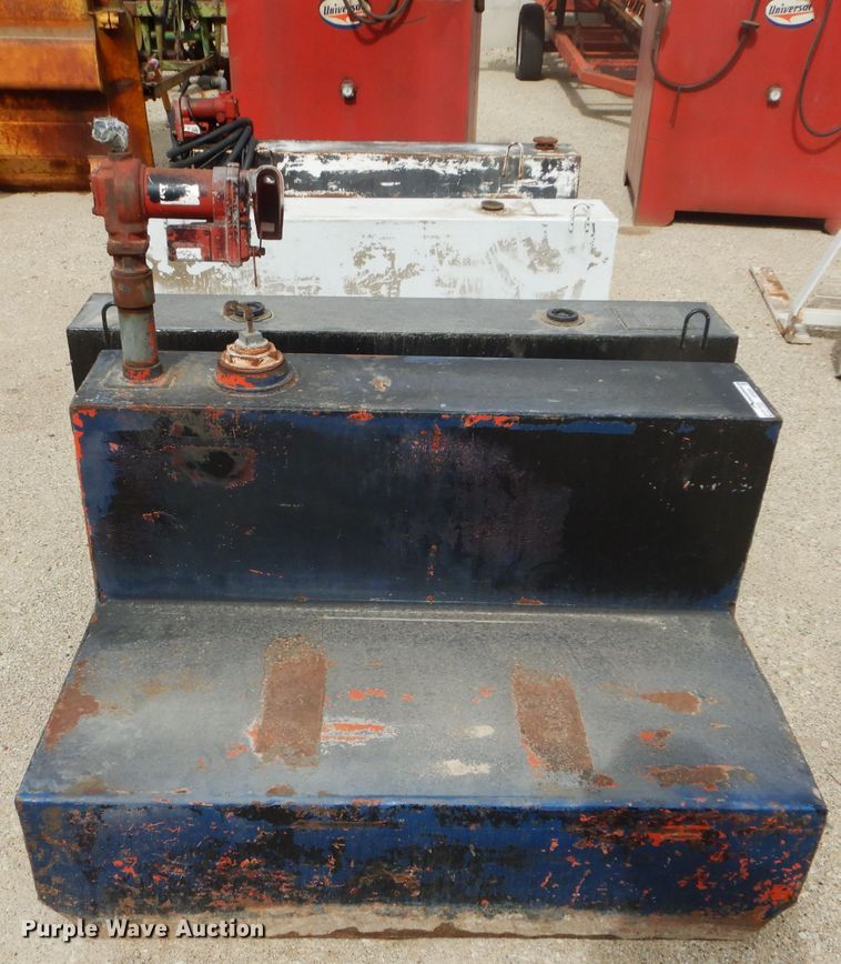 image for item HF9204 (4) 105 gallon fuel tanks