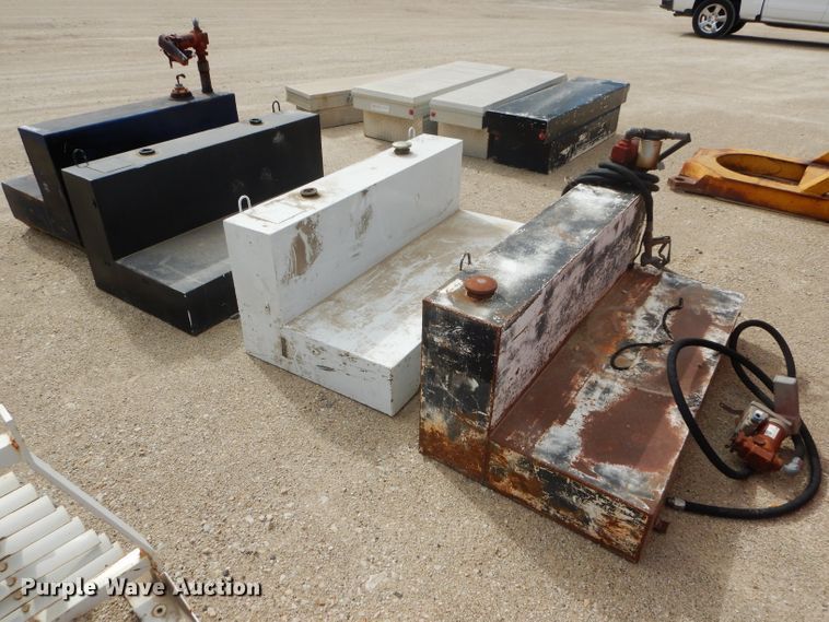 image for item HF9204 (4) 105 gallon fuel tanks