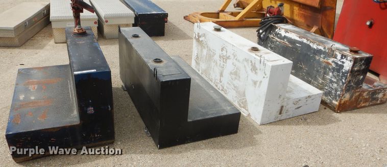 image for item HF9204 (4) 105 gallon fuel tanks