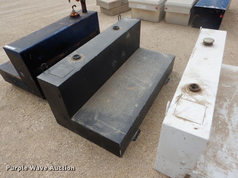image for item HF9204 (4) 105 gallon fuel tanks