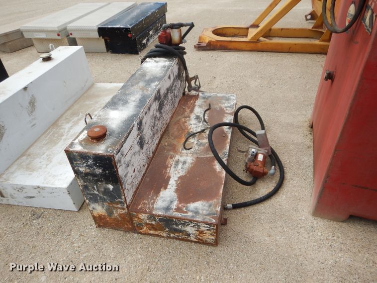 image for item HF9204 (4) 105 gallon fuel tanks