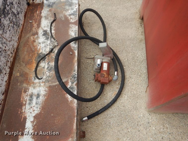 image for item HF9204 (4) 105 gallon fuel tanks