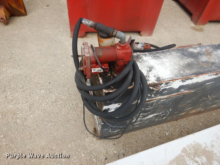 image for item HF9204 (4) 105 gallon fuel tanks