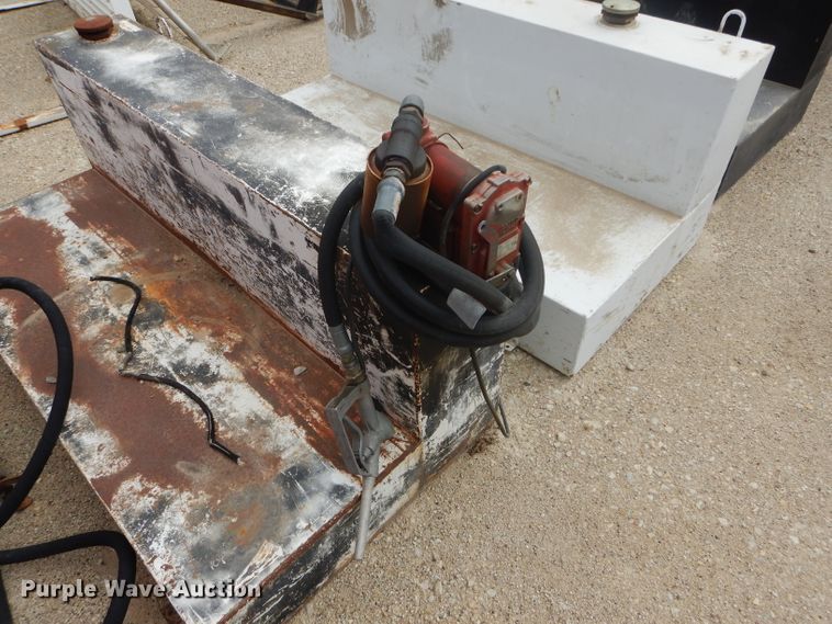 image for item HF9204 (4) 105 gallon fuel tanks