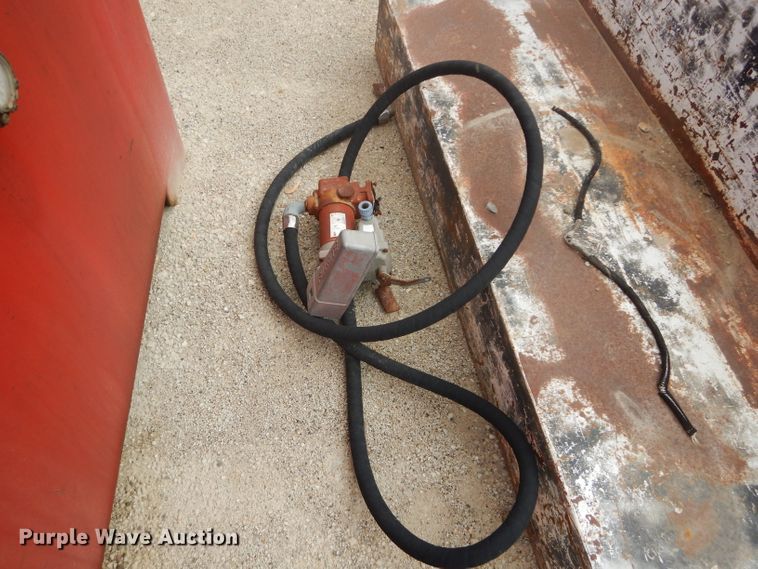 image for item HF9204 (4) 105 gallon fuel tanks