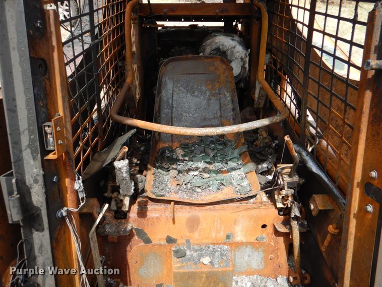 image for item HL9447 2005 Case 85XT  skid steer loader