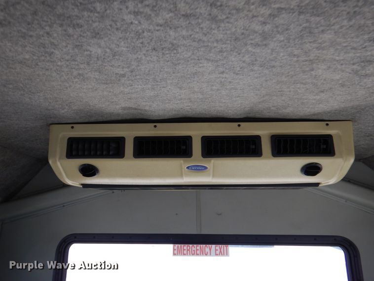 image for item HL9455 2004 Chevrolet Express G3500  shuttle bus
