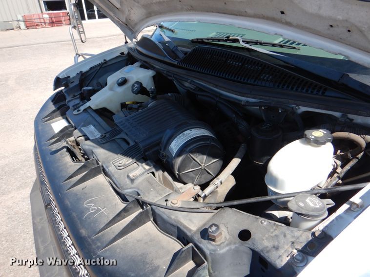 image for item HL9455 2004 Chevrolet Express G3500  shuttle bus