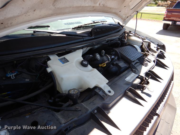 image for item HL9455 2004 Chevrolet Express G3500  shuttle bus