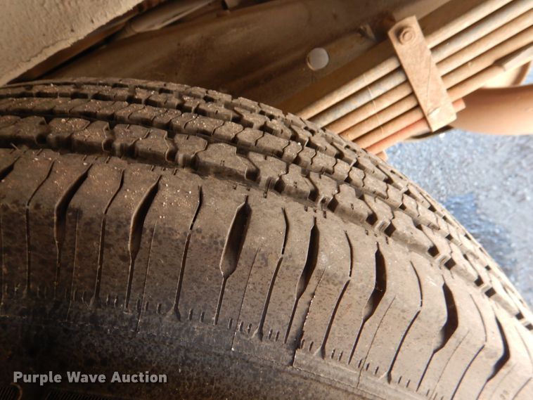 image for item HL9455 2004 Chevrolet Express G3500  shuttle bus