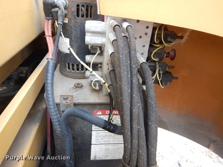 image for item HL9456 1999 Grove AMZ51E  boom lift