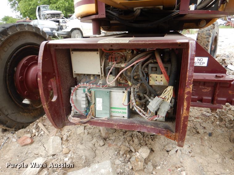 image for item HL9456 1999 Grove AMZ51E  boom lift