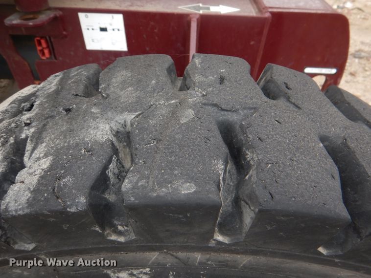 image for item HL9456 1999 Grove AMZ51E  boom lift