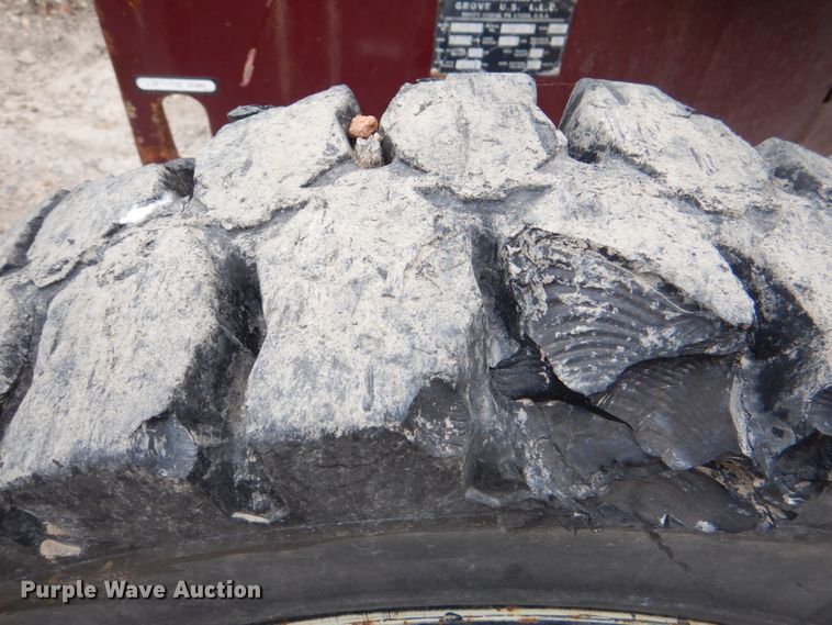 image for item HL9456 1999 Grove AMZ51E  boom lift