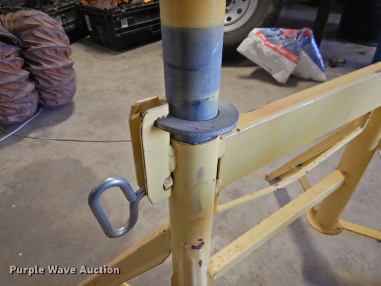 image for item HN9144 Sumner Manufacturing Pro-Roll  pipe stands