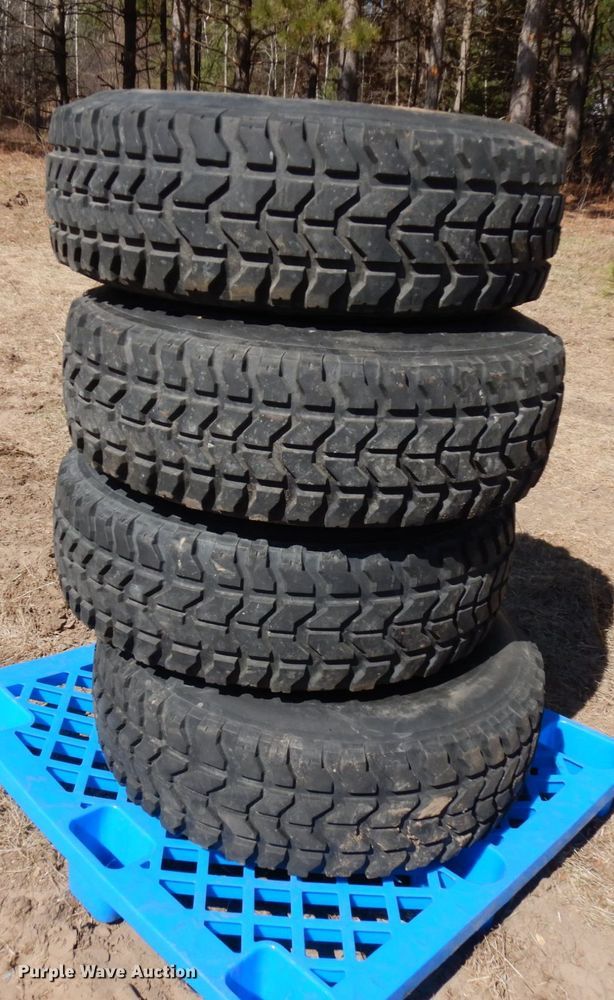 image for item HR9152 (4) tires