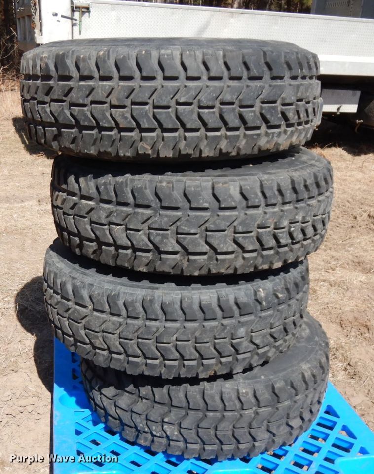 image for item HR9152 (4) tires