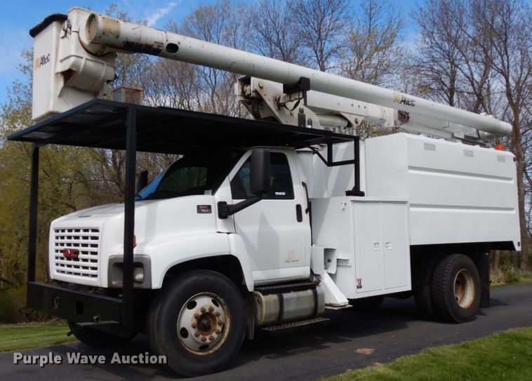 image for item HR9249 2004 GMC C7500  forestry bucket truck