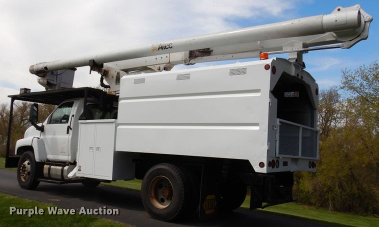 image for item HR9249 2004 GMC C7500  forestry bucket truck