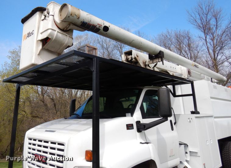 image for item HR9249 2004 GMC C7500  forestry bucket truck