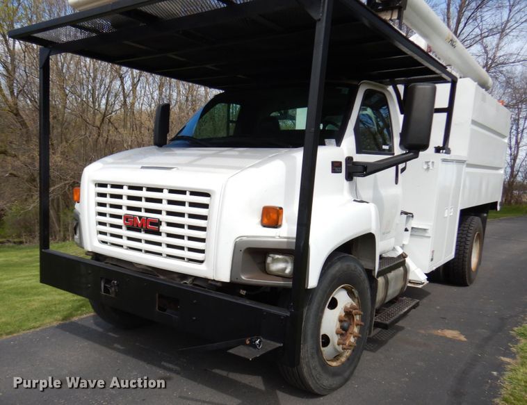 image for item HR9249 2004 GMC C7500  forestry bucket truck
