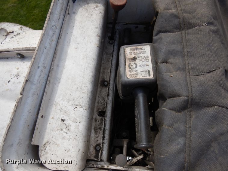 image for item HR9249 2004 GMC C7500  forestry bucket truck