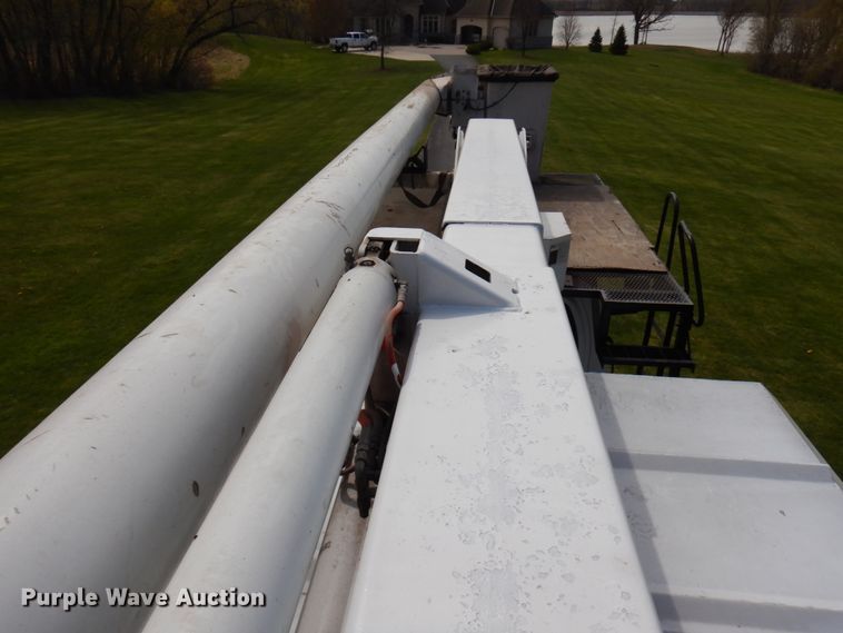 image for item HR9249 2004 GMC C7500  forestry bucket truck