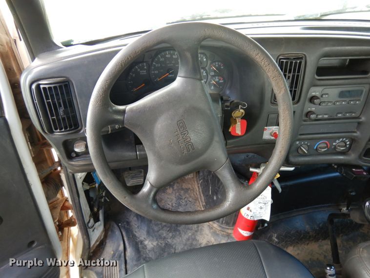 image for item HR9249 2004 GMC C7500  forestry bucket truck